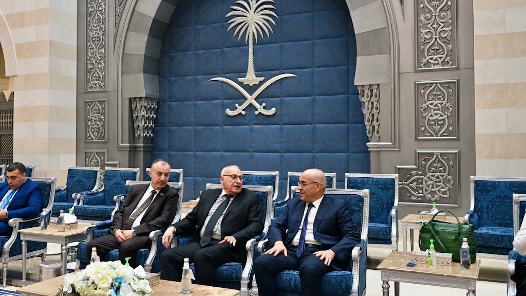 بتكليف من الرئيس تبون.. عطاف يحل بالسعودية