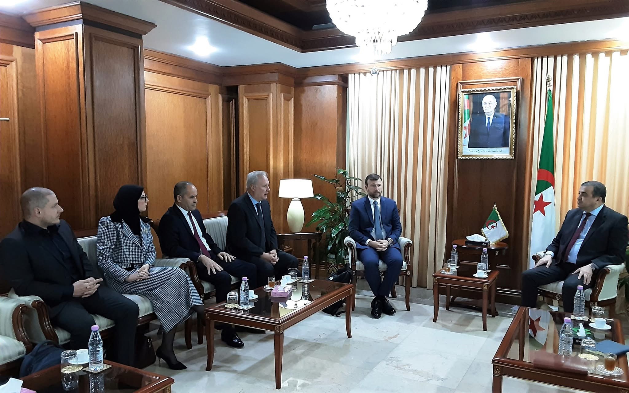 عرقاب يستقبل وفد شركة “WEG ” البرازيلية لتعزيز التعاون الصناعي والتكنولوجي