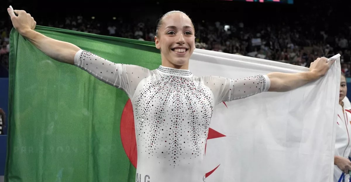 الجزائرية كايليا نمور تتأهل لنهائي عارضة التوازن من كأس العالم للجمباز
