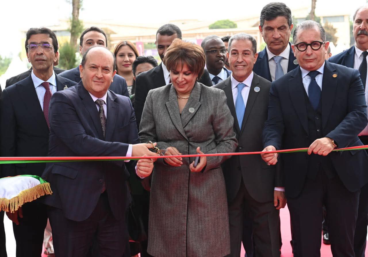 الوزير الأول يشرف على افتتاح الطبعة الـ28 لصالون الجزائر الدولي للكتاب