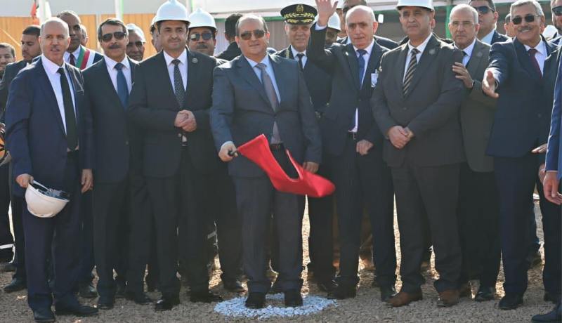 الوزير الأول يدشن مشاريع طاقوية استراتيجية بوهران