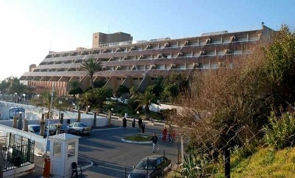 مركب سيدي فرج… وجهة رائدة للسياحة العلاجية بمياه البحر في الجزائر