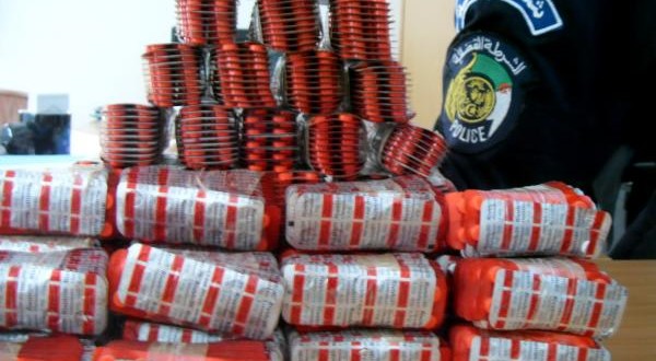 الجلفة / شرطة الجلفة تضبط أكثر من 5800 كبسولة و قرص من المؤثرات العقلية وما يقارب 1كلغ من المخدرات(كيف معالج).