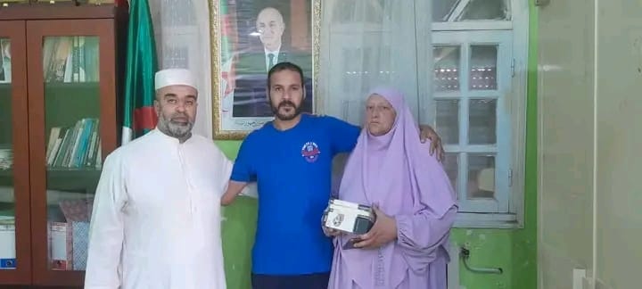 تيزي وزو/ فرنسية تنطق بالشهادتين