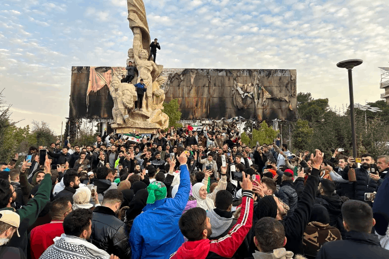 سوريا: المعارضة تعلن عن سقوط نظام بشار الأسد