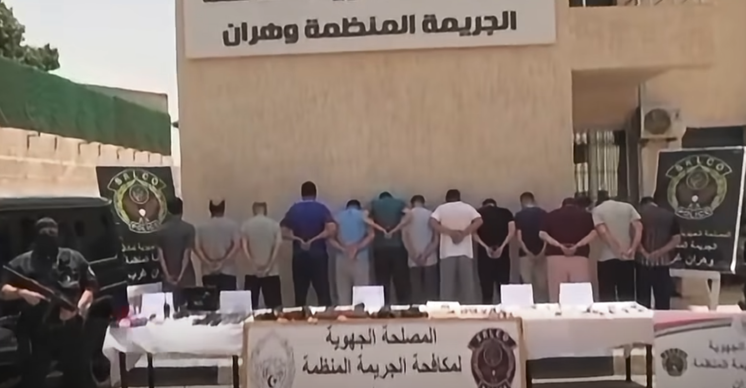توقيف 14 مشتبها فيهم كانوا ينتحلون صفة أعوان أمن لتنفيذ عمليات نصب و ابتزاز