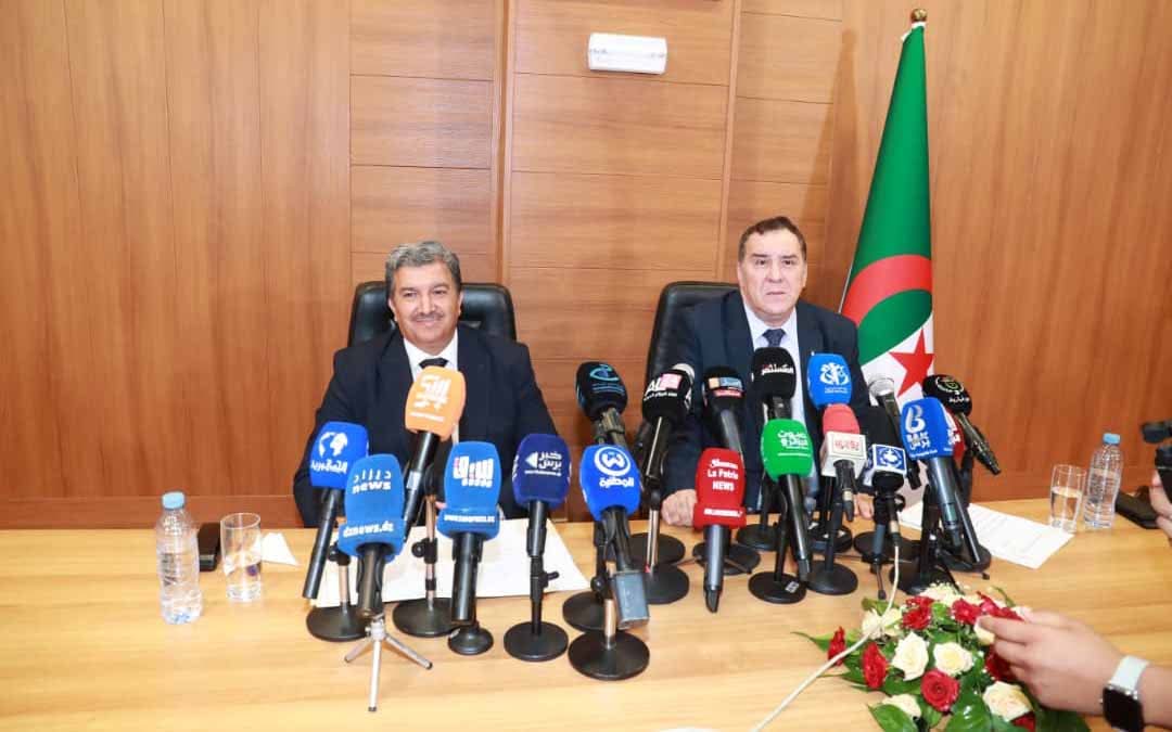 زهير بوعمامة يستلم مهامه على رأس وزارة الاتصال ويستعرض تصوره للمرحلة المقبلة في تسيير القطاع