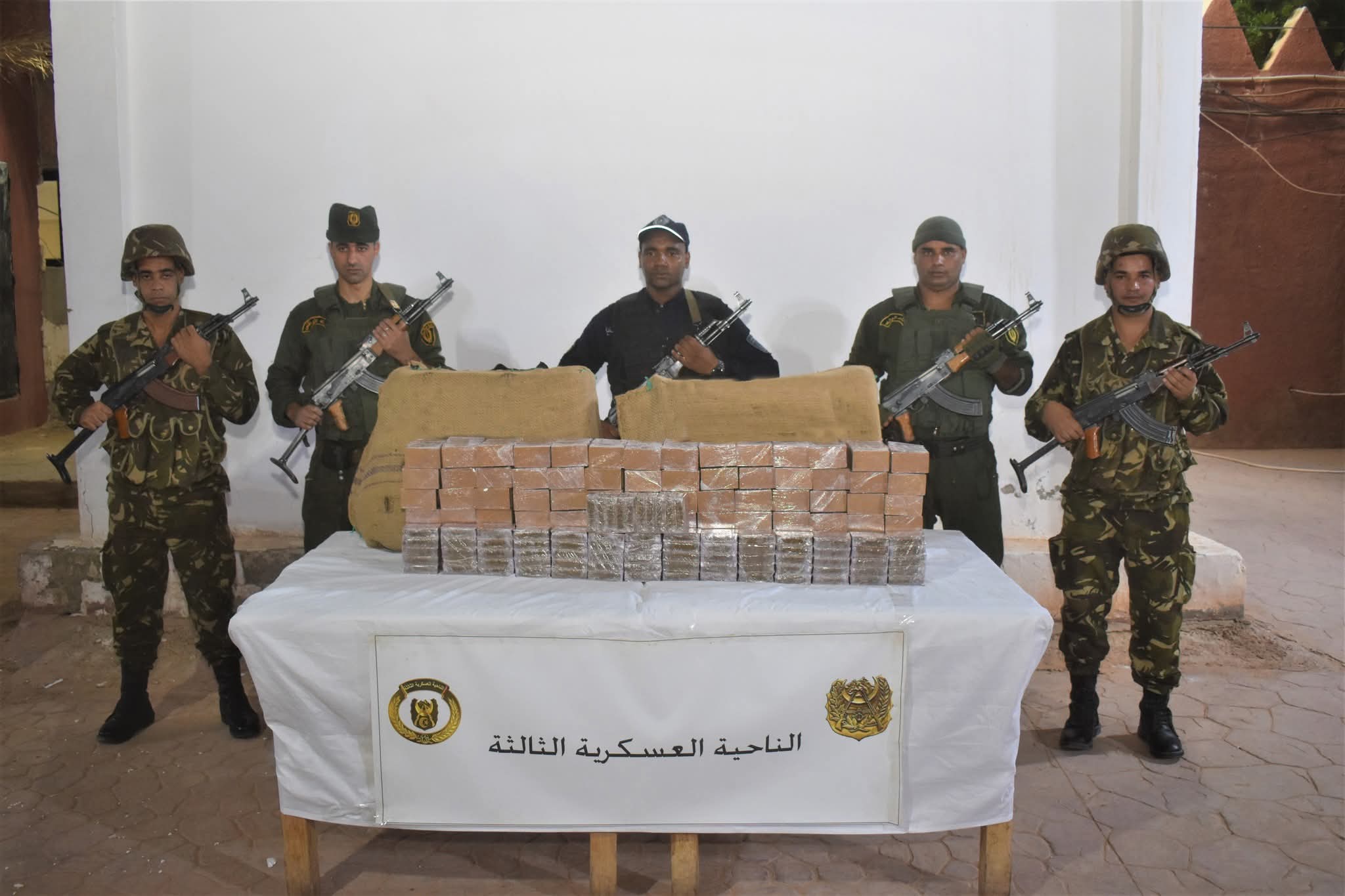 توقيف 7 عناصر دعم للجماعات الإرهابية وإحباط إدخال أزيد من 7 قناطير من المخدرات قادمة من المغرب