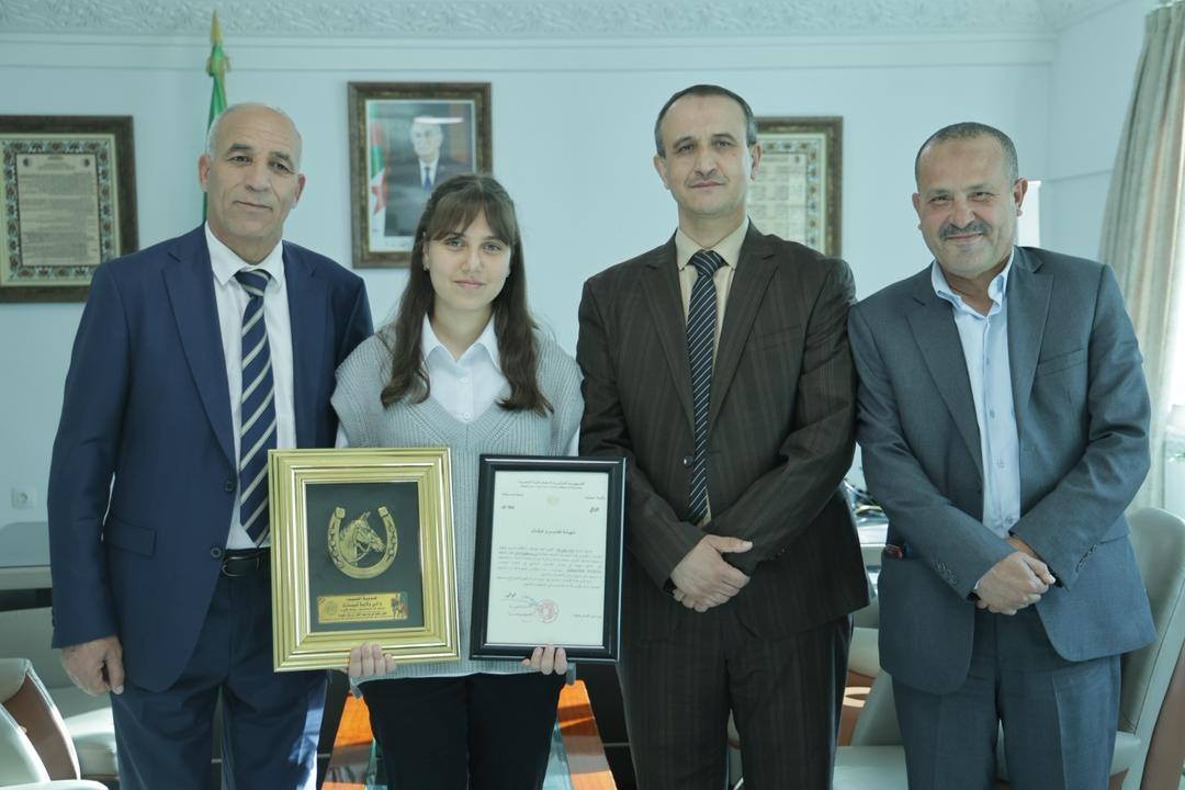 تكريم النابغة الجزائرية منار بن مستورة التي صنعت الحدث وأبهرت العالم في برنامج روسي للحساب الذهني