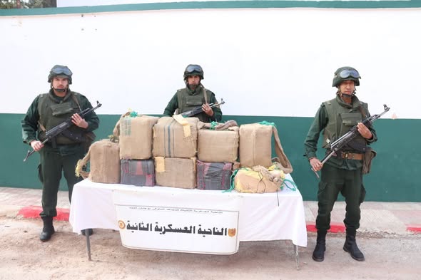 توقيف 59 تاجر مخدرات وإحباط إدخال أزيد من 26 قنطار من المخدرات قادمة من المغرب
