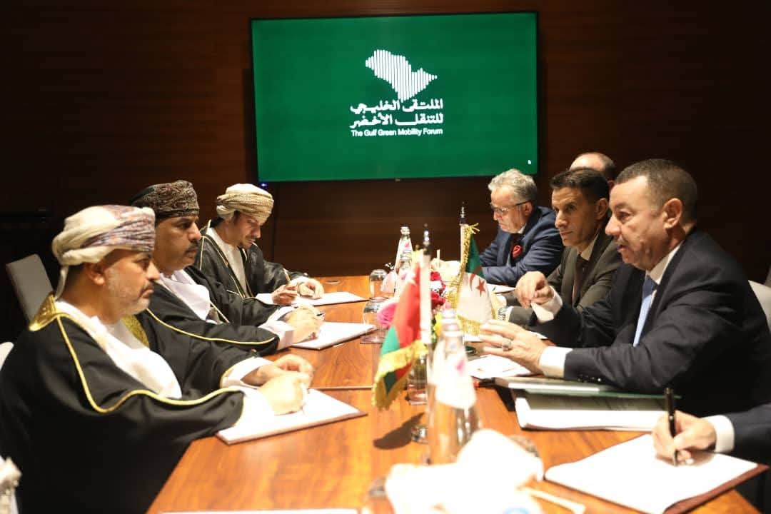 الجزائر- سلطنة عمان: تعزيز علاقات التعاون الثنائي في مجال النقل البحري