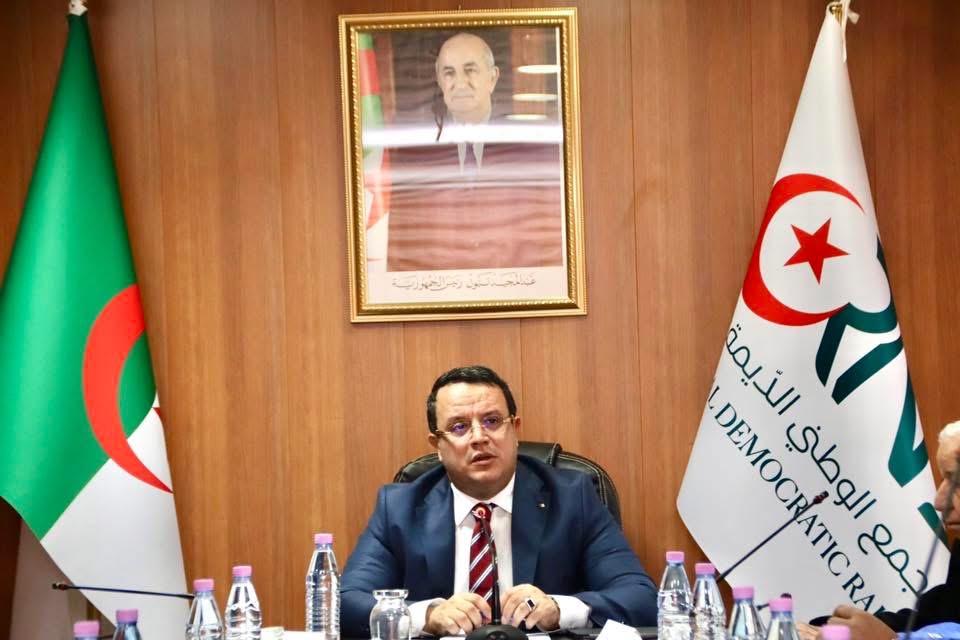 الأمين العام للأرندي يترأس اجتماعًا للمكتب الوطني