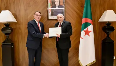 عطاف يتسلم أوراق إعتماد سفير إسبانيا الجديد لدى الجزائر