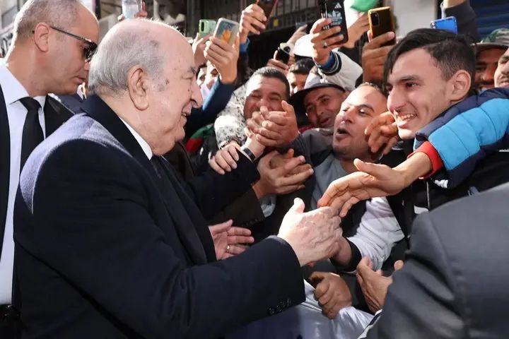 رئيس الجمهورية يؤكد أن أبناء الجزائر هم ثروتها الحقيقية