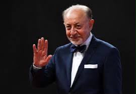 رحيل أحد أبرز نجوم الفن المصري.. عبدالعزيز مخيون