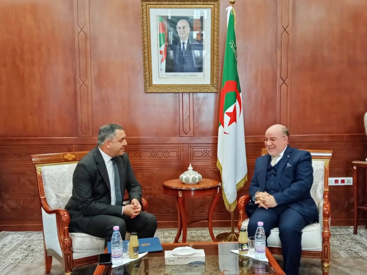 وزير الشؤون الدينية يبحث سبل تعزيز التعاون مع مصر