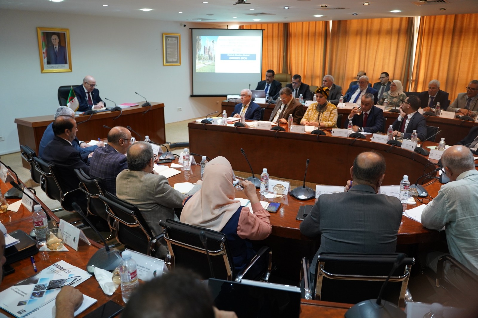 وزير الصناعة يعقد اجتماعا مع مجمع الإسمنت GICA لبحث تحديات القطاع وآفاق التطوير