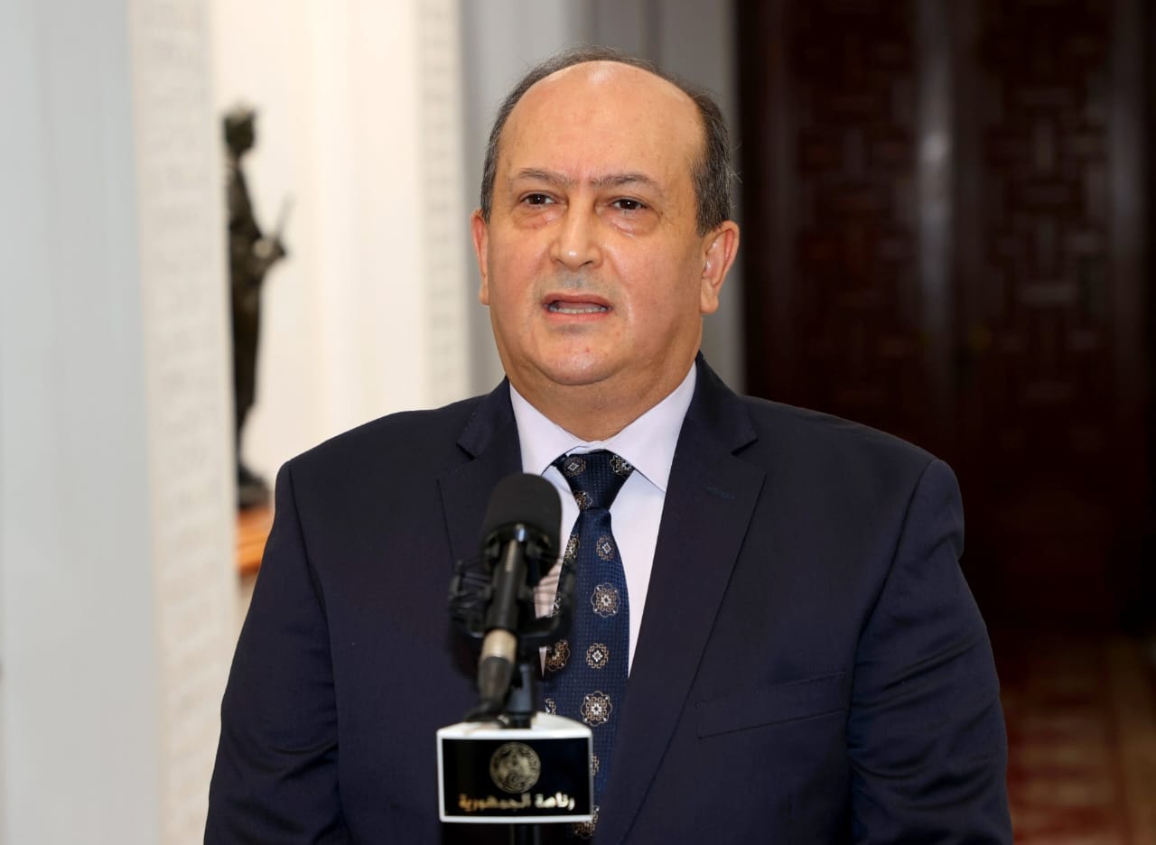 الوزير الأول يشرع في زيارة عمل إلى ولاية الشلف