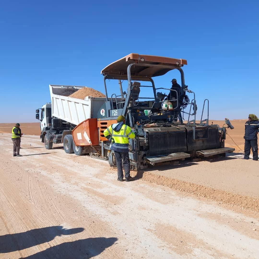 مشروع تدعيم الطريق الوطني رقم 51 لتعزيز الربط بين ولايتي ورقلة والمنيعة