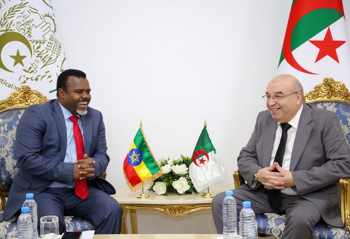 وزير الصناعة الصيدلانية يستقبل سفير إثيوبيا بالجزائر