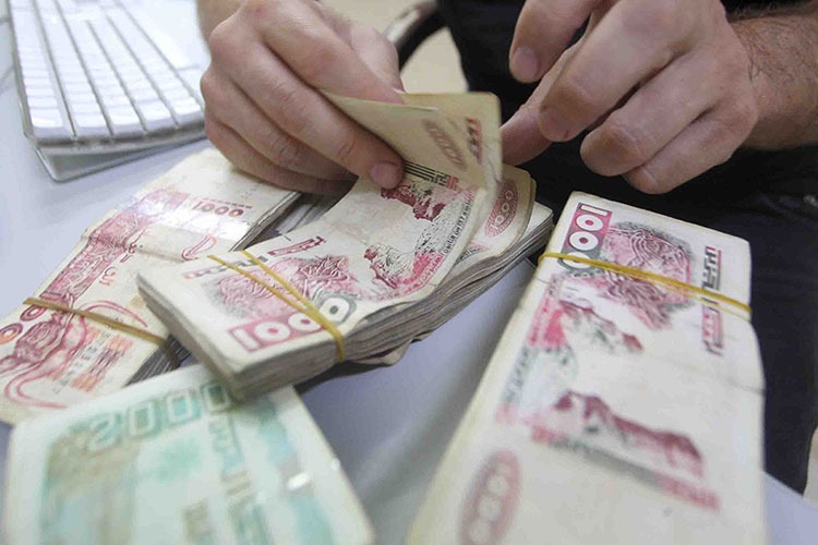 محافظ بنك الجزائر: الهدف هو الوصول إلى معاملات غير نقدية في آفاق 2028
