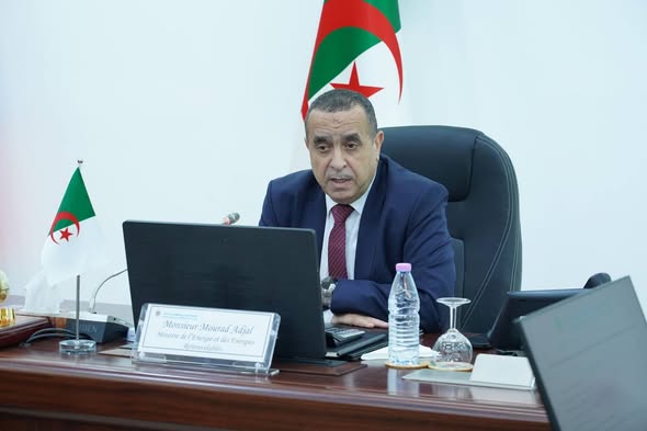 وزير الطاقة: ربط أكثر من 2.4 مليون منزل بالغاز