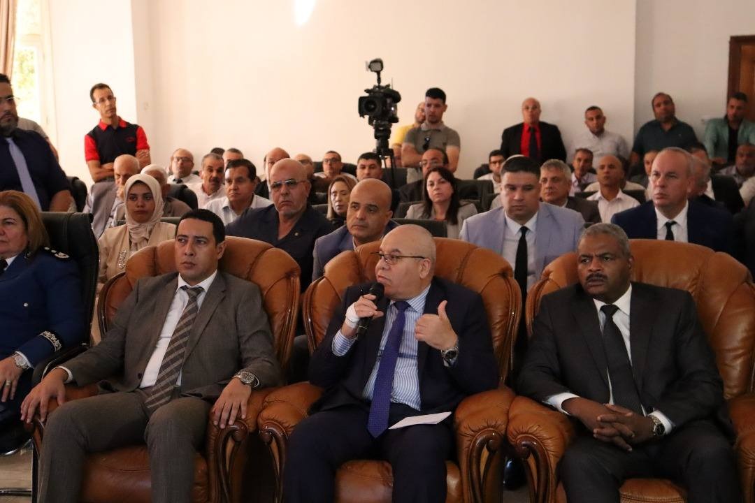 شرفة يشدد على أهمية عملية تسوية وتطهير العقار الفلاحي لتشجيع الاستثمار