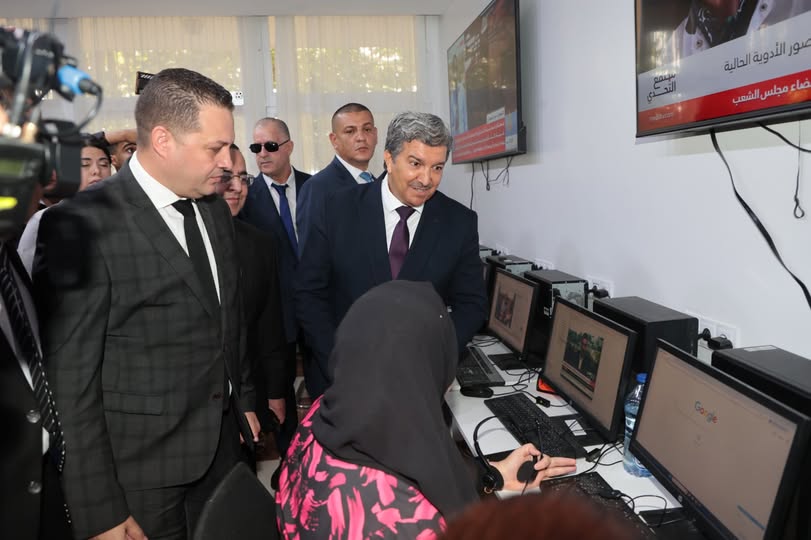 وزير الاتصال يقوم بزيارة عمل وتفقد إلى عدد من المؤسسات التابعة للقطاع