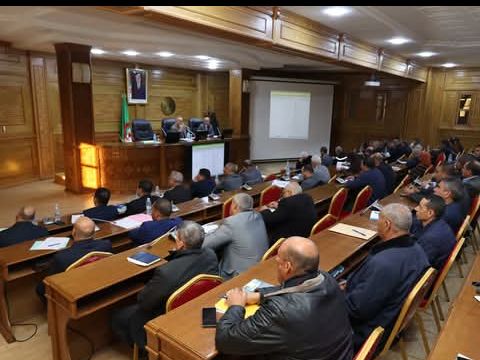 تيسمسيلت  اجتماع المجلس التنفيذي للاطلاع على وضعية سير المشاريع لمختلف القطاعات