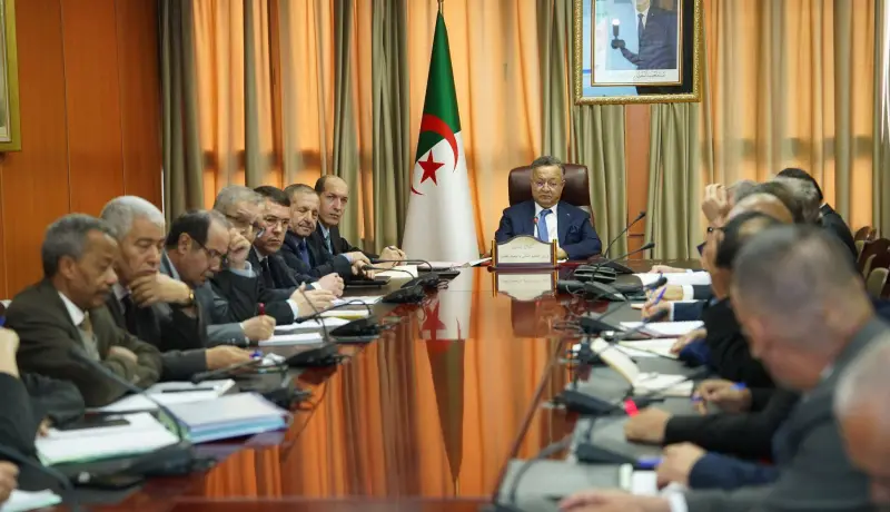 وزير التعليم العالي يجتمع بالشركاء الإجتماعيين للقطاع