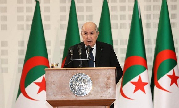 رئيس الجمهورية يشيد بالشباب المتحكم في التكنولوجيا الحديثة والغيور على وطنه