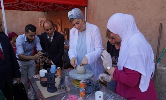 السيدة مولوجي تشرف على افتتاح المدينة الترفيهية ” فنتازيا لاند”