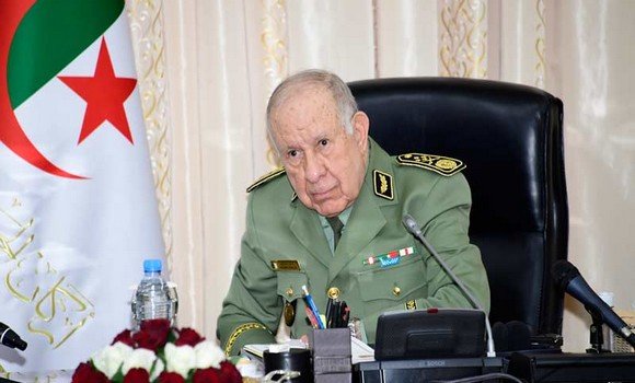 الفريق أول شنقريحة في زيارة رسمية إلى جمهورية رواندا