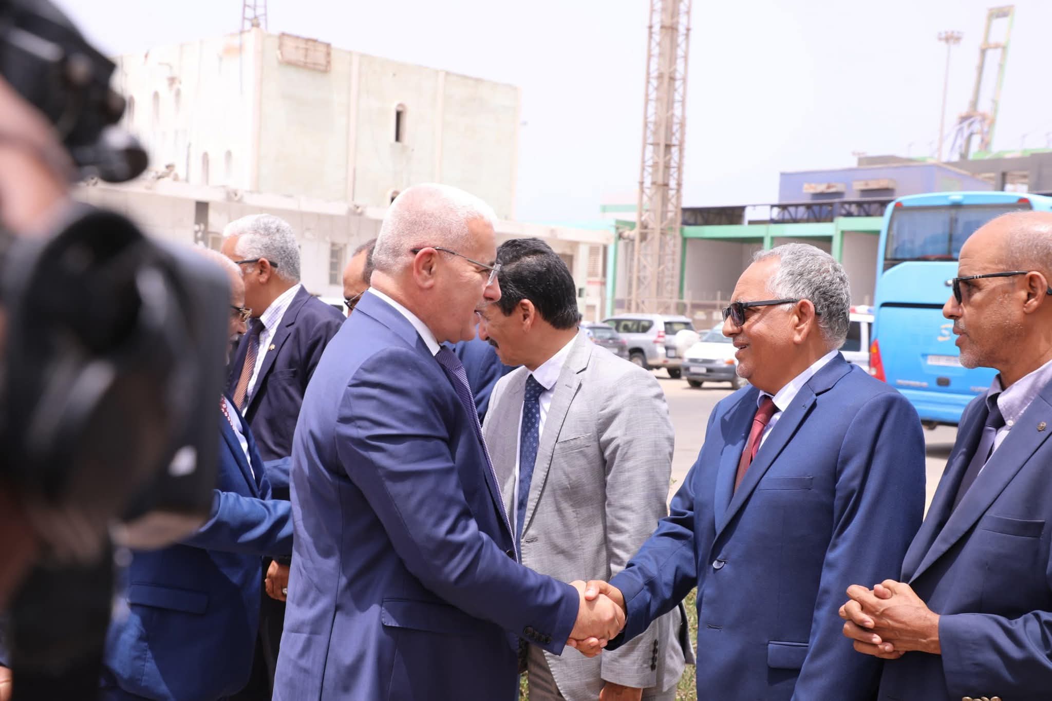 بوغالي يزور ميناء نواكشوط ويؤكد على متانة العلاقات الجزائرية-الموريتانية