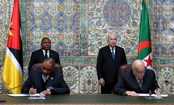 رئيس الجمهورية يشرف رفقة نظيره الموزمبيقي على التوقيع على عدة اتفاقيات تعاون