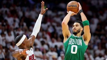 بوسطن سلتيكس على بعد خطوة واحدة من نهائي NBA.