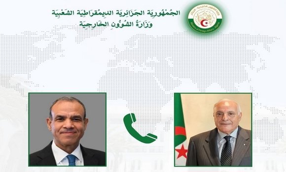 عطاف يتلقى مكالمة هاتفية من نظيره المصري