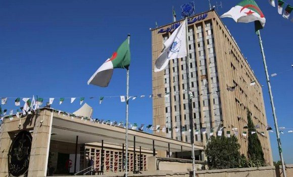 الإذاعة الجزائرية: ” ليالي الأفكار”, برنامج ثري من الندوات الفكرية والأنشطة الثقافية طيلة شهر رمضان
