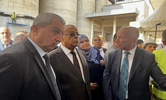 السيد عون يؤكد على ضرورة الانتهاء من ترميم صوامع تخزين القمح لمركب قورصو قبل نهاية 2024