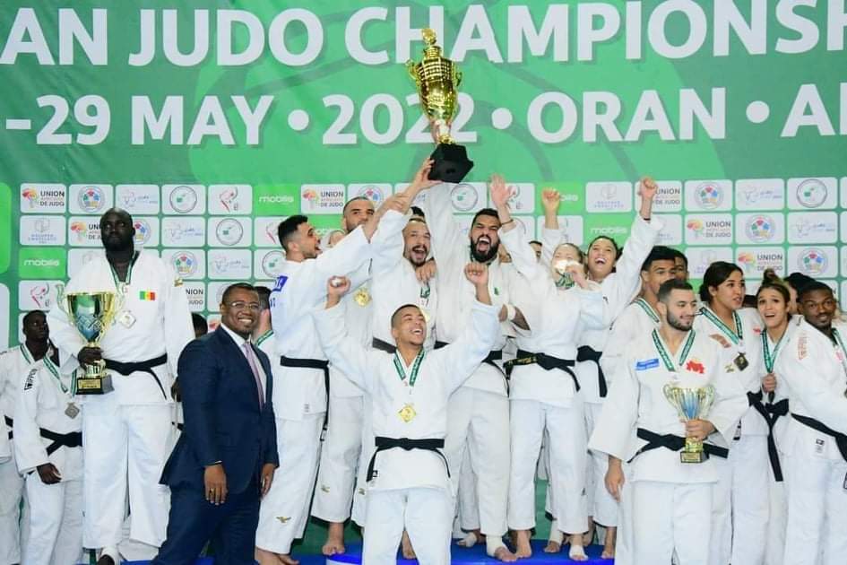 وزير الشباب والرياضة يهنئ المنتخب الوطني للجيدو