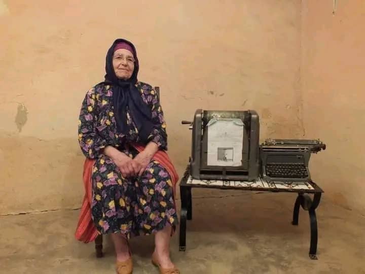 تشييع جثمان ارملة المجاهد الرمز علي زعمون بمقبرة اغيل امولا بتيزي وزو