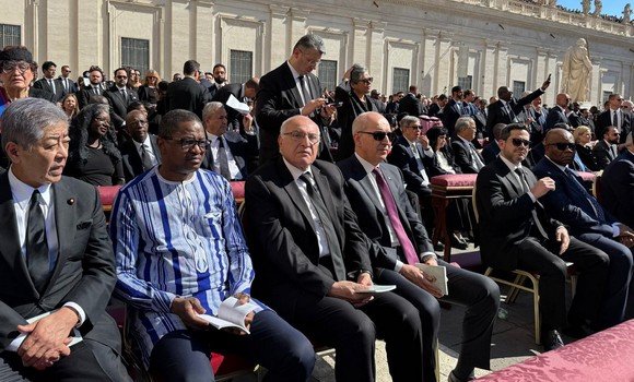 عطاف ينقل تعازي الرئيس تبون في جنازة البابا فرنسيس