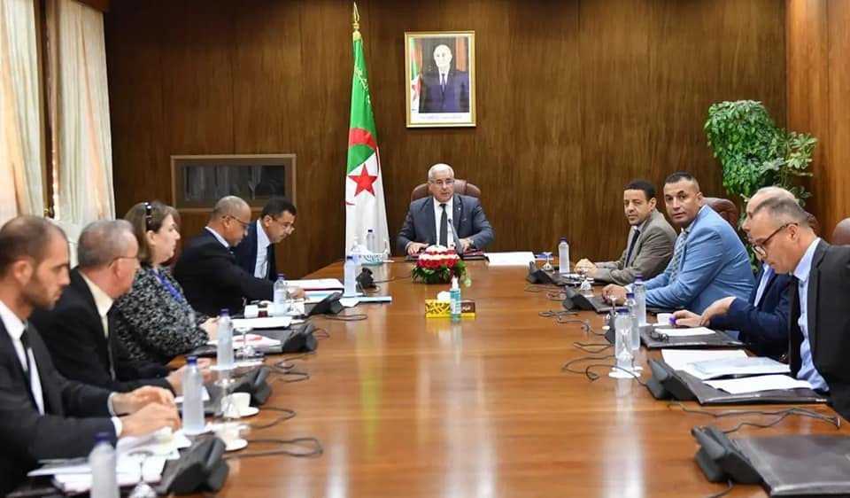 رئيس المجلس الشعبي الوطني: يجتمع با المسؤولين تحضيرا للدخول البرلماني.