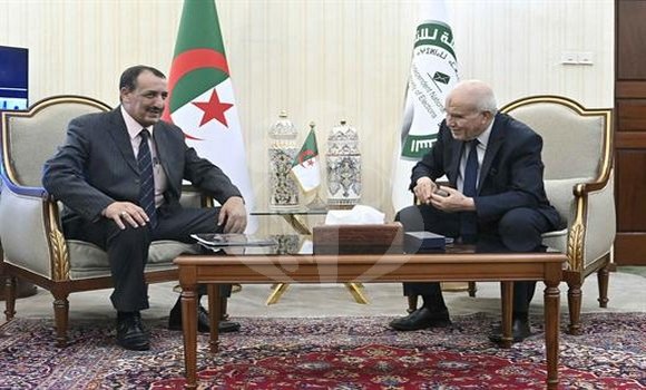 شعبي سالم يودع ملف التصريح بالترشح للرئاسيات
