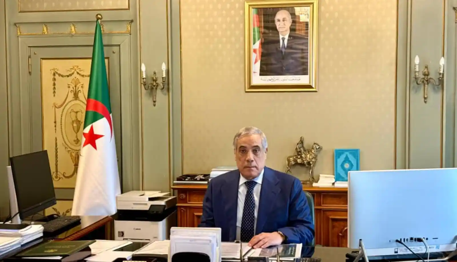 مكافحة الجراد وإطلاق الجيل الخامس للهاتف النقال على طاولة الوزير الأول