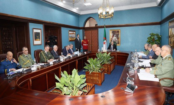رئيس الجمهورية يترأس اجتماعا للمجلس الأعلى للأمن