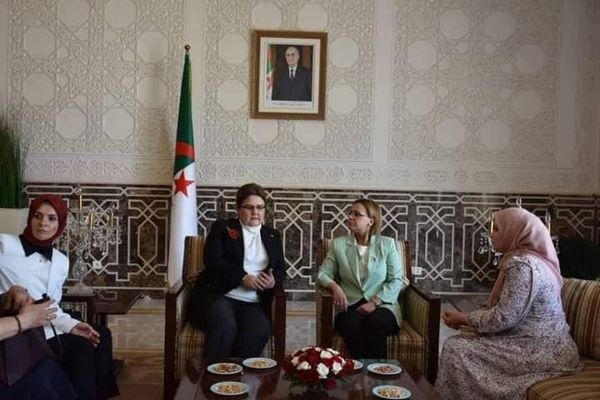استقبال وزارات الشؤون الإجتماعية لملتقى الدولي حول نضال المرأة الجزائرية.. من ثورة التحرير إلى مسيرة التعمير