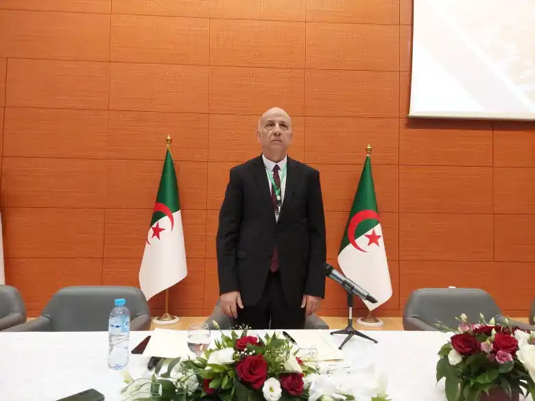 الأفلان يدعو الرئيس تبون للترشح لعهدة ثانية