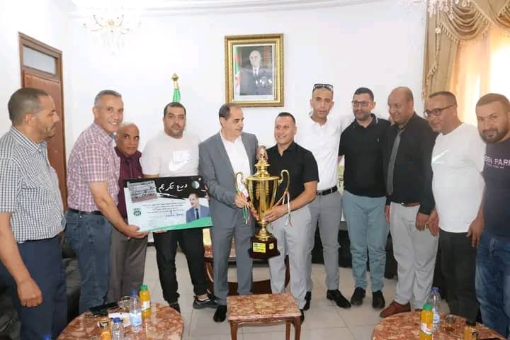 خنشلــة/ والي الولاية يستقبل نادي شباب بوجلبانة لكرة القدم