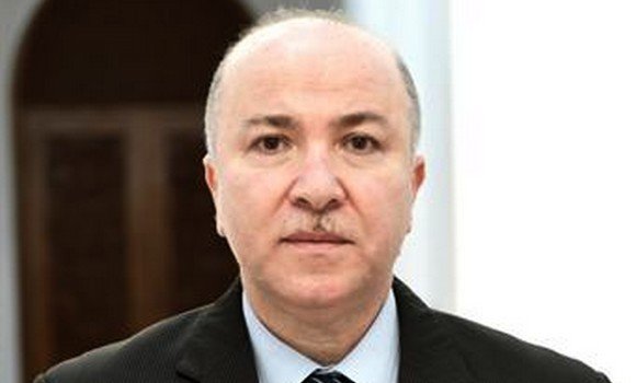 الوزير الأول يعزي في وفاة العميد رشيد حراث